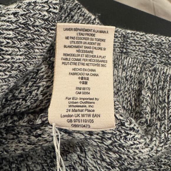 Free People Too Good Ribbed Trim Pullover Sweater in Black Size Small - Picture 8 of 8